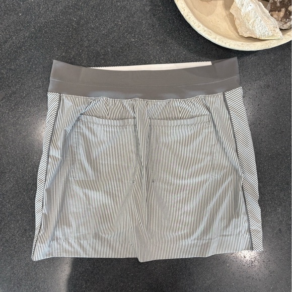 Athleta | Brooklyn Texture Skort | Size 8 - Picture 3 of 3